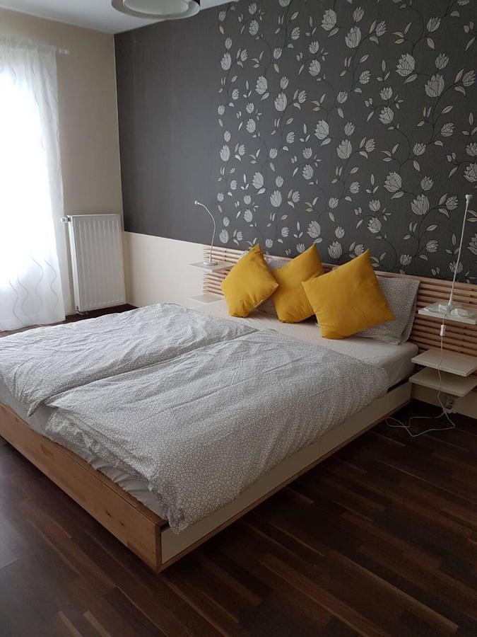 Lake And Spa Apartman Velence Ngoại thất bức ảnh